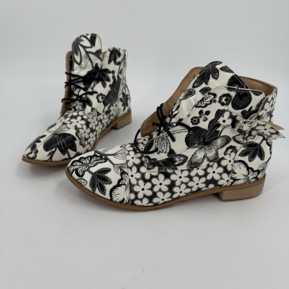 Womens EU 43 US 12 Black White Floral Lace Up Ankle Boots Boho Retro